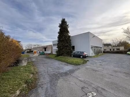 vente local d'activités 2 364 m²