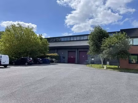 location local d’activités saint denis 93200 714m²