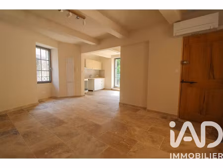 location appartement 3 pièces 62 m² à montaren-et-saint-médiers (30700)