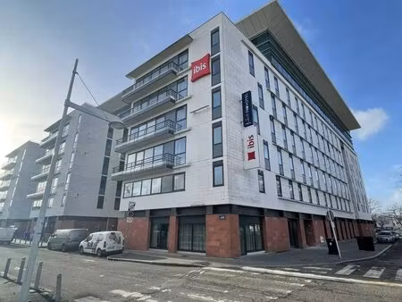 location bureaux 232 m² à 1 368 m²