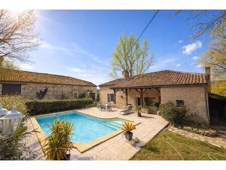 maison de campagne avec grange et piscine