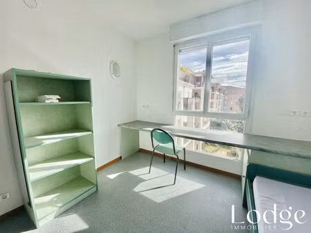 location appartement 1 pièces 15m2 aix-en-provence 13090 - 528 € - surface privée