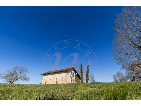 maison en pierre entièrement rénovée