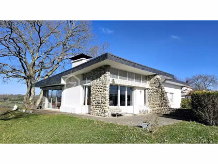 vente maison 5 pièces 153 m² à buros (64160)  400 000 €