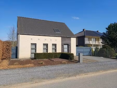huis te koop in maasmechelen met 3 slaapkamers
