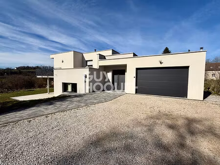 maison familiale contemporaine avec vue dégagée