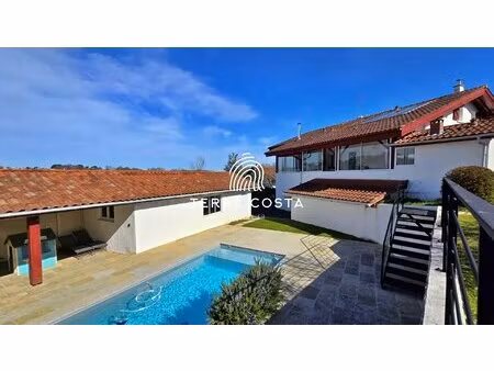 maison familiale avec appartement indépendant et piscine – bassussarry