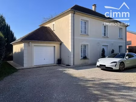 coup de cœur . maison familiale signée valente construction . 2 200 m² de terrain . piscin