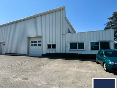 location local professionnel 216m² carquefou 44470