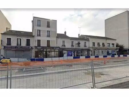 location commerce 130 m²