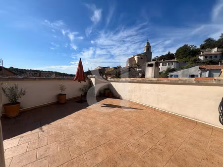 charmante maison de village avec terrasse et garage à bédoin