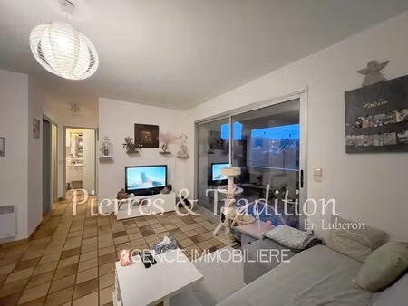 luberon  apt  appartement t3 avec terrasse proche tous commerces