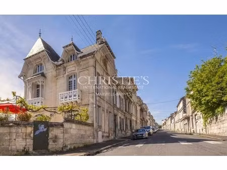 magnifique villa "art nouveau" dans le centre d'angoulême