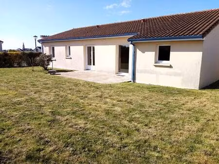 location maison à chemille (49120) : à louer / 96m² chemille