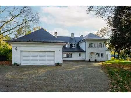 villa de standing 5 chambres/5 sdb de 550m² -terrain 37ares!