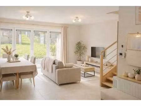 ? belle maison 2 façades à louer !