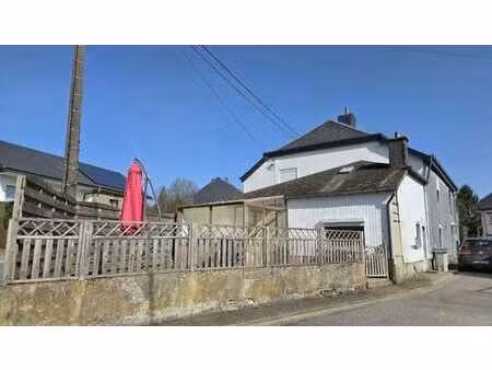 bertrix : maison avec garage et terrasse  3ch  proche centre