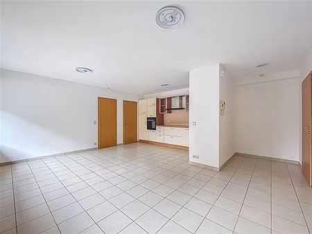 bel appartement rdc 2 chambres  tb situe