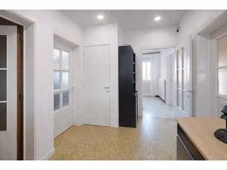 complexe immobilier: maison 180 m²  terrain 3103m²  hangars