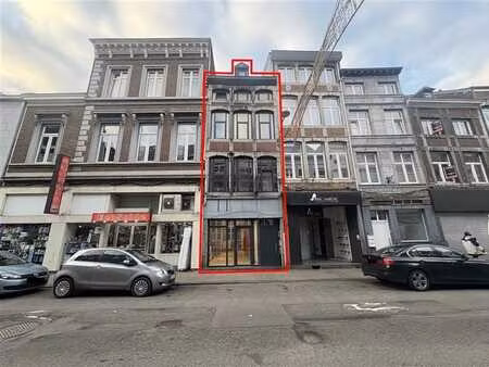 immeuble de rapport - 2 log. + 1 comm.