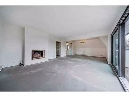 appartement 100m² à heusy avec balcon  garage et grenier.