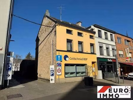 wohn- und geschäftshaus mit zwei wohnungen
