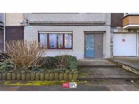 rez-de-chaussée à rénover au rez-de-chaussée avec 2 ch. et g