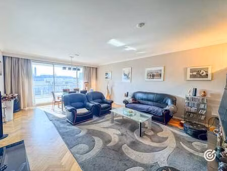 appart. 2 chambres de +- 100 m2 avec terrasses et garage box