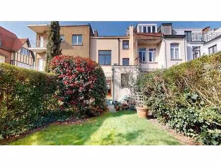 quartier des fleurs / entre les arrets chazal & heliotropes