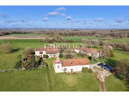 vente maison 8 pièces 230 m² à verteillac (24320)  636 000 €