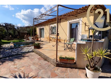 vente frejus - villa 4 pièces avec jardin et piscine au calm