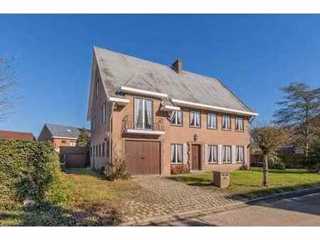 maison spacieuse avec 5 ch. et grand grenier à kauwendael