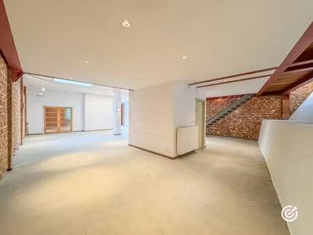 1200 woluwe  atelier de 250 m2 avec jardin  bien rare !