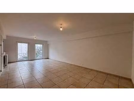 superbe appartement 2 chambres avec jardin  terrasse et doub