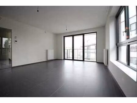 appartement 2 chambres avec terrasse   immeuble récent.