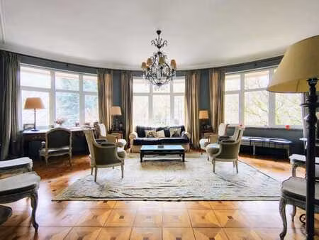 à proximité de montgomery et des institutions européennes