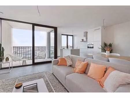 nouveau bâtiment avec 2 chambres et terrasse orientée sud à