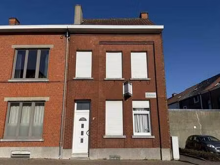 maison familiale chaleureuse avec 4 chambres