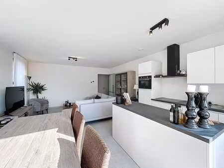 centraal gelegen appartement te huur