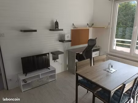 t2 meublé 40m² au calme avec cave et garage
