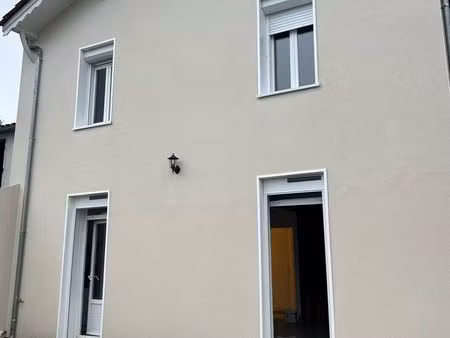 maison sur civrac/ dordogne deux chambres