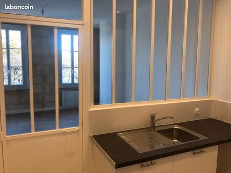 appartement 200 m du pont de pierre