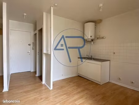 studio 1 pièce 24 m²