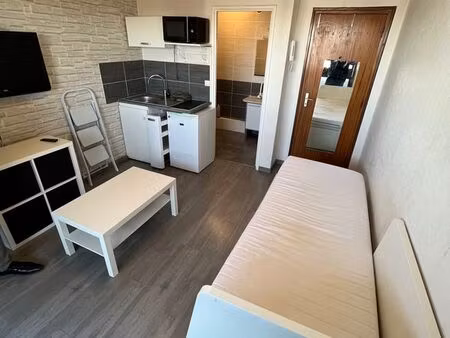 loue jolie studio meublé et équipé de 17m²