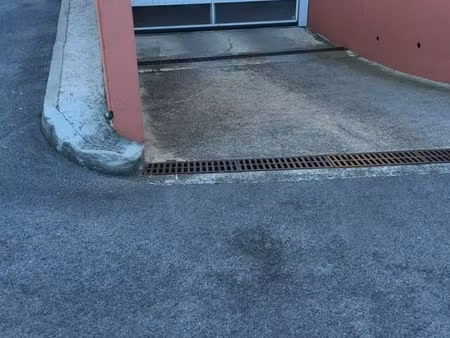 particulier loue garage / box