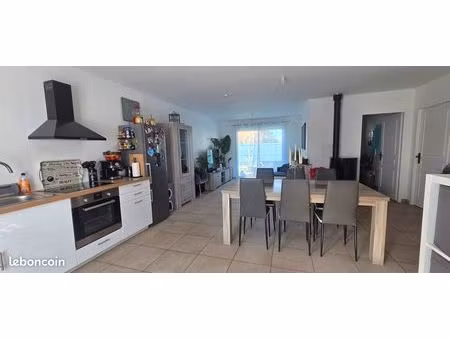 jolie petit maison mitoyenne de 70m2 avec 2 chambres