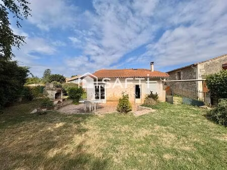 maison en pierre 3 chambres bureau garages et dependance aux portes de niort !