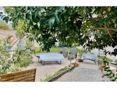 meublé d'été  terrasse  jardin  piscine