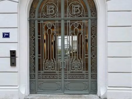 garage/box fermé et local à vélo