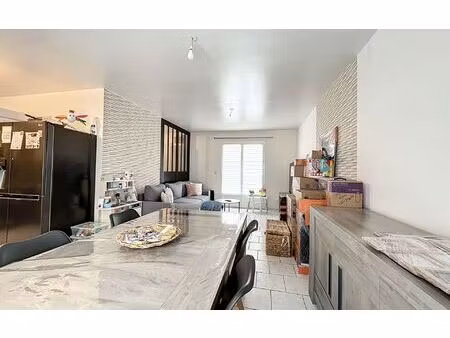 location maison  m² t-2 à clermont  890 €